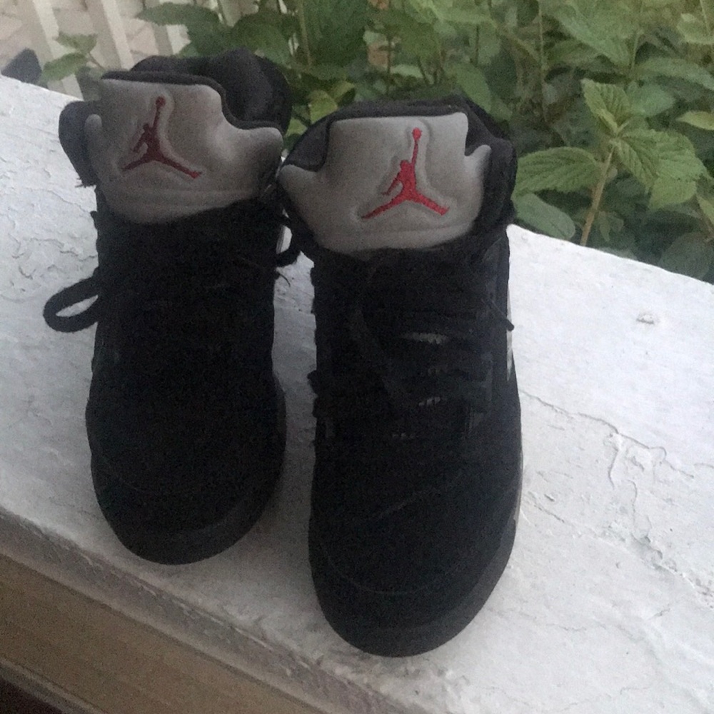 Black Jordan 5s
